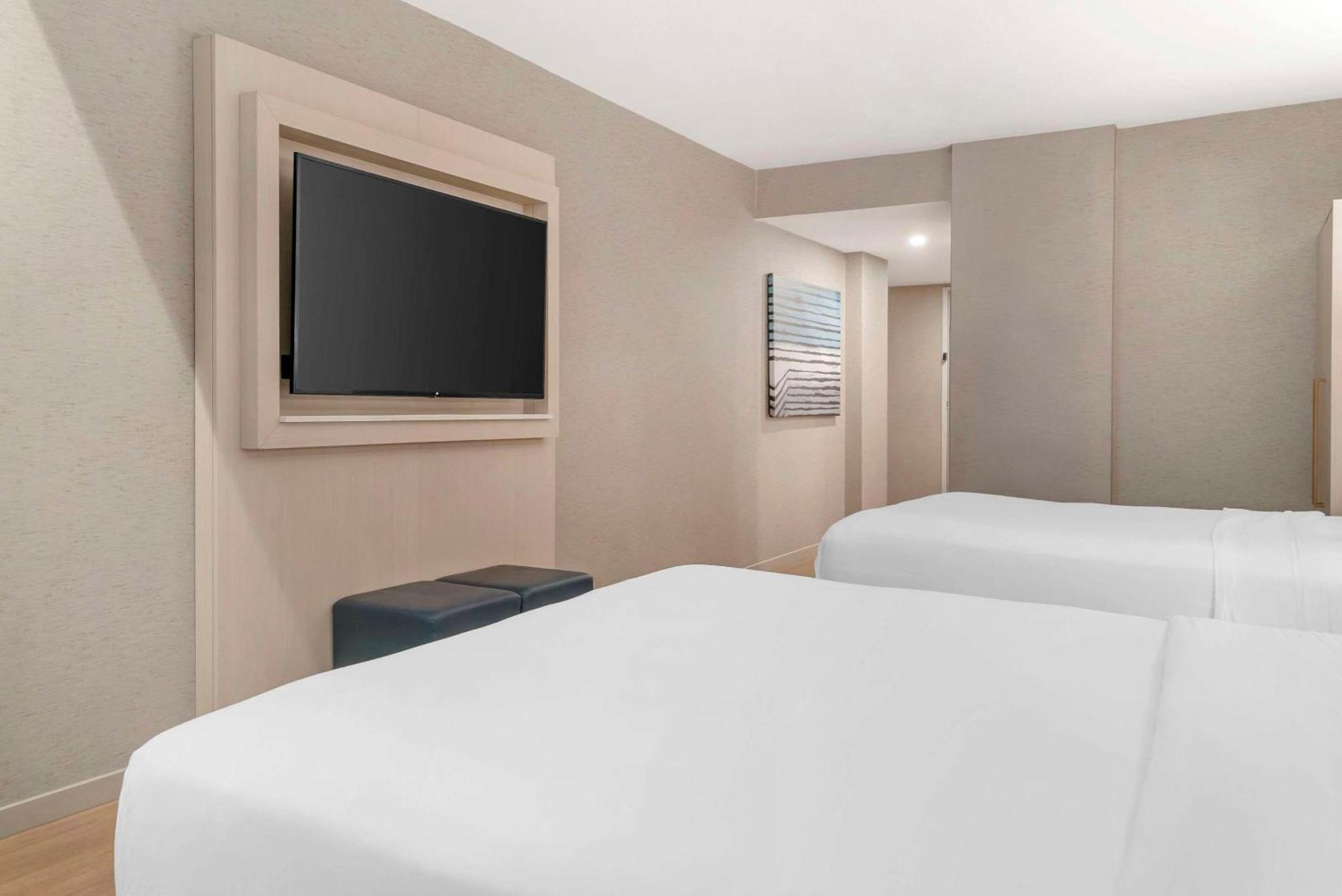 Radisson Plaza Hotel And Suites Kalamazoo Exterior foto